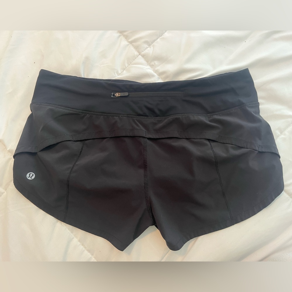 Lululemon size 8 speed up low rise 2.5 inseam BLACK - Picture 1 of 4